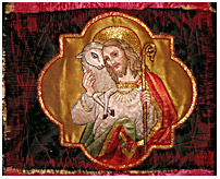 Um Ihn geht es in der Hauptsache! (hier: Ausschnitt eines Priestergewandes)